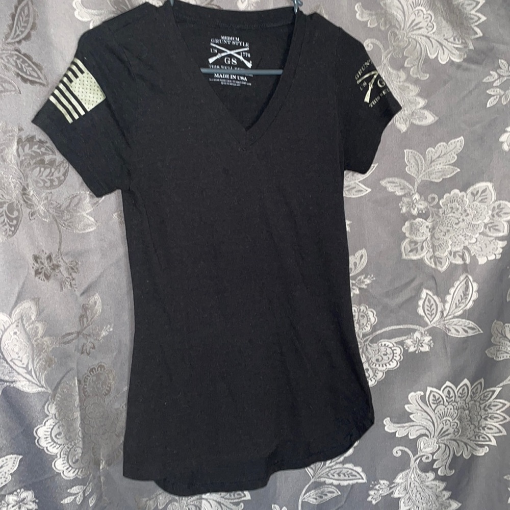 V neck plain black grunt style tee shirt